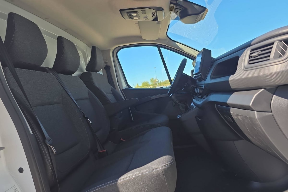Renault TRAFIC FOURGON - Image 9