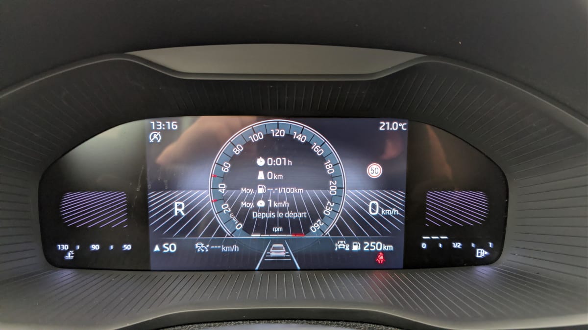 Skoda Karoq - Image 23