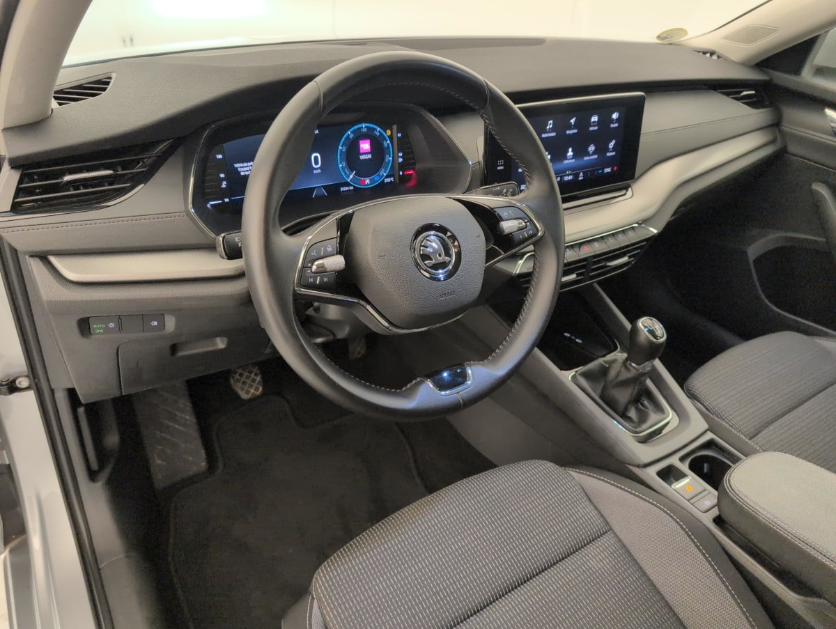 Skoda Octavia Combi - Image 13