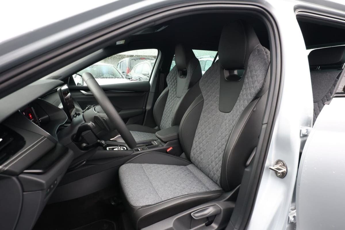 SKODA OCTAVIA COMBI ETSI 150 DSG SPORTLINE