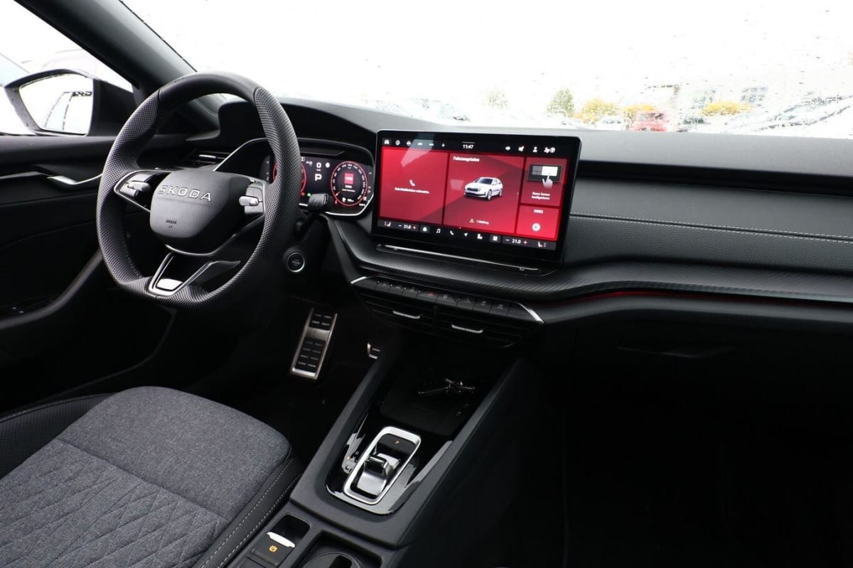 SKODA OCTAVIA COMBI ETSI 150 DSG SPORTLINE