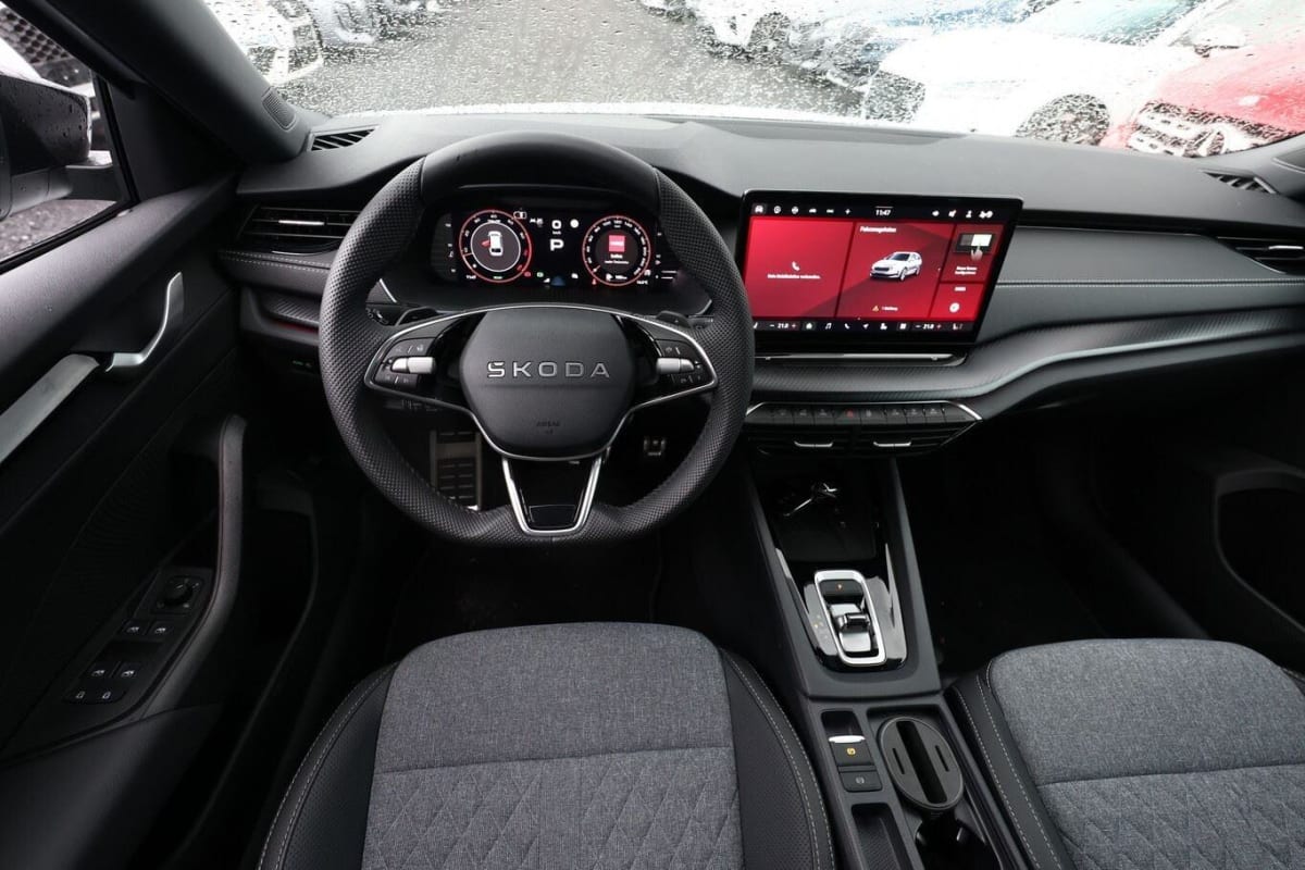 SKODA OCTAVIA COMBI ETSI 150 DSG SPORTLINE