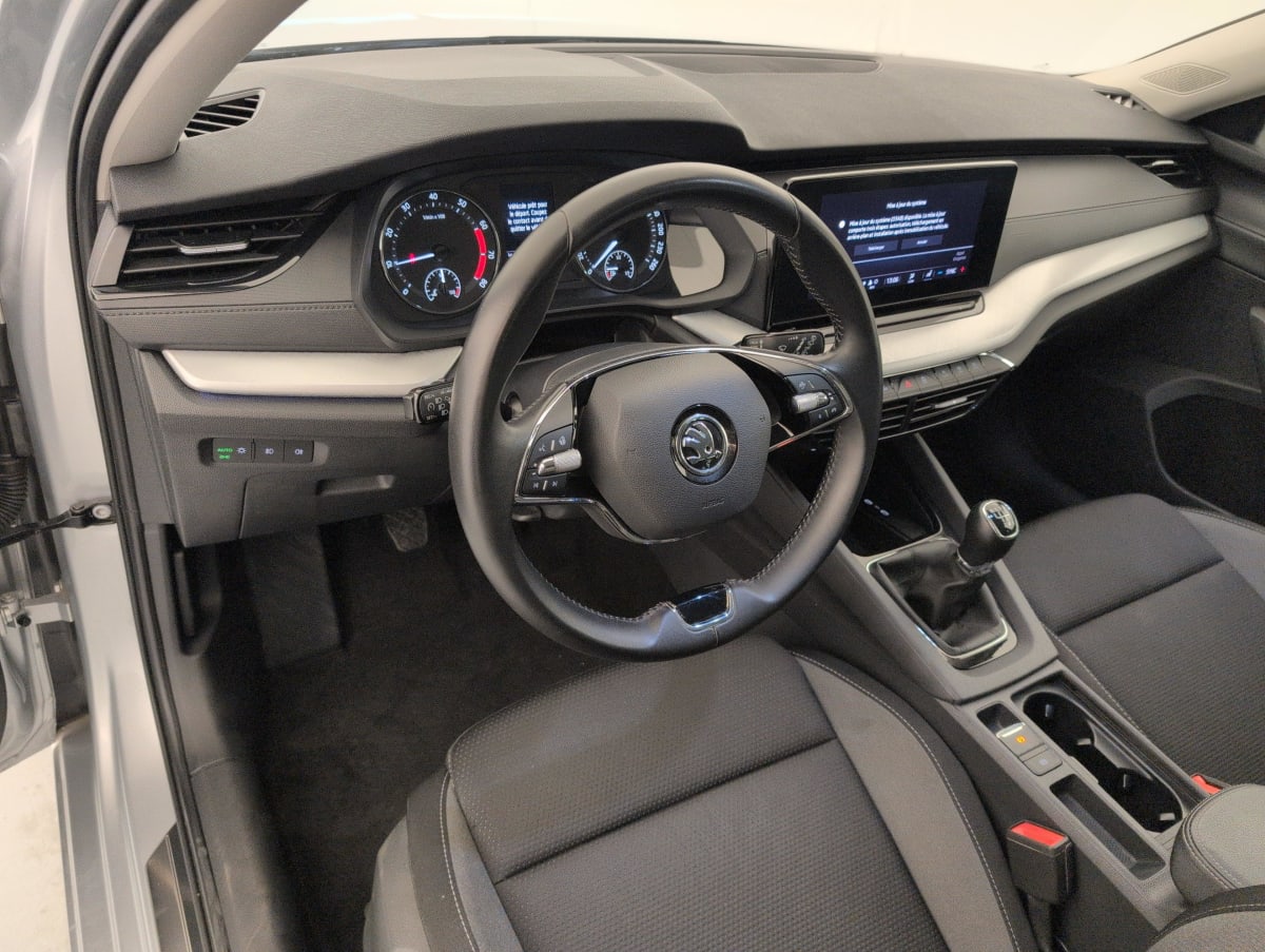 Skoda Octavia Combi - Image 15