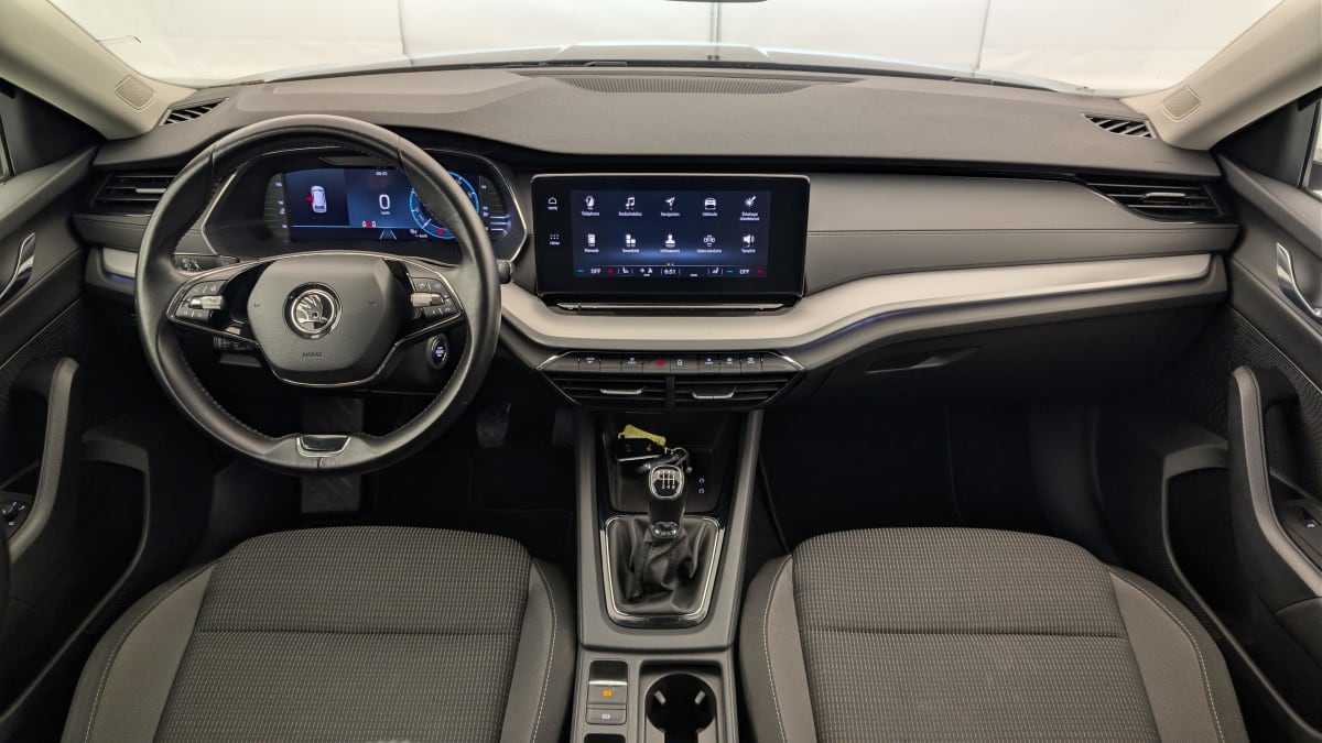 Skoda Octavia Combi - Image 13