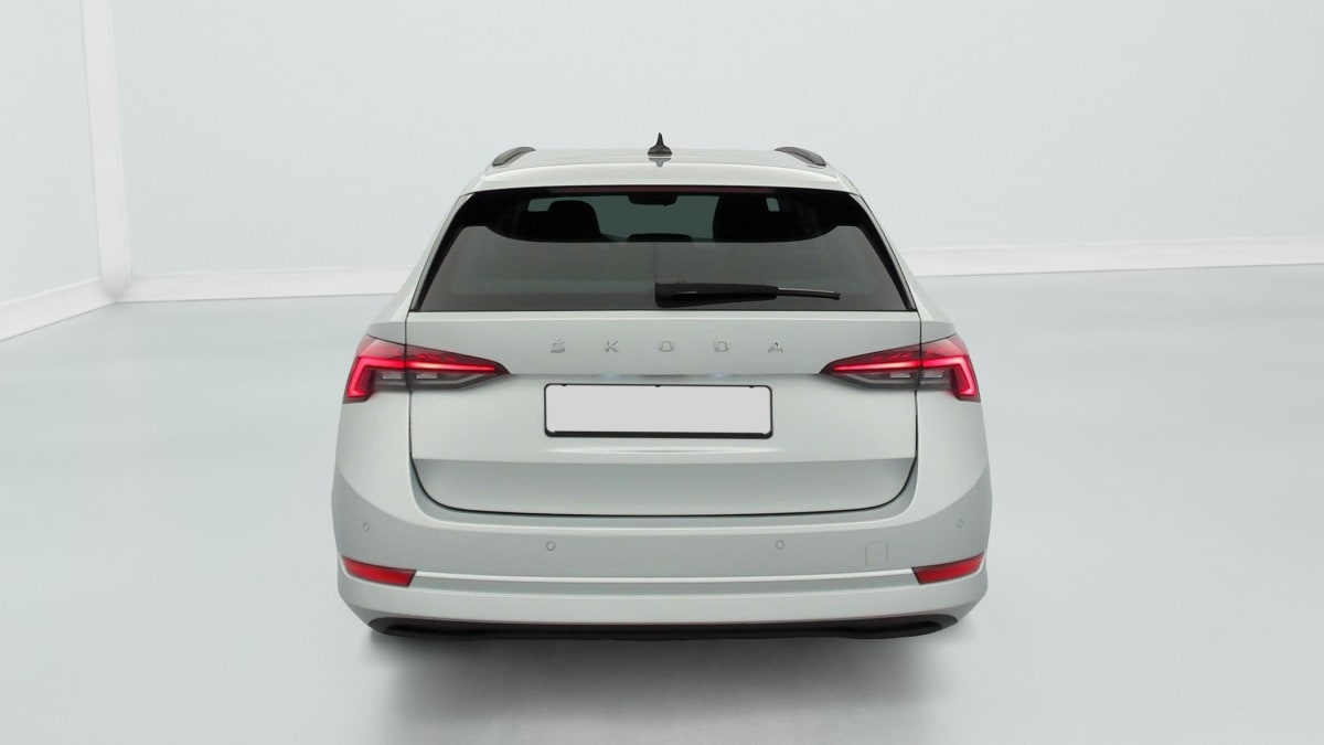 Skoda Octavia Combi - Image 6