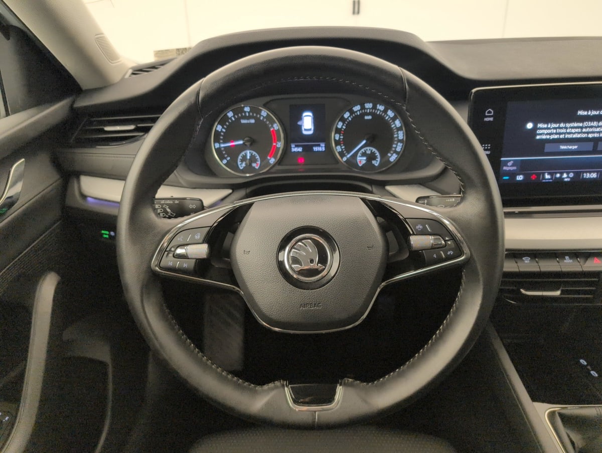 Skoda Octavia Combi - Image 14