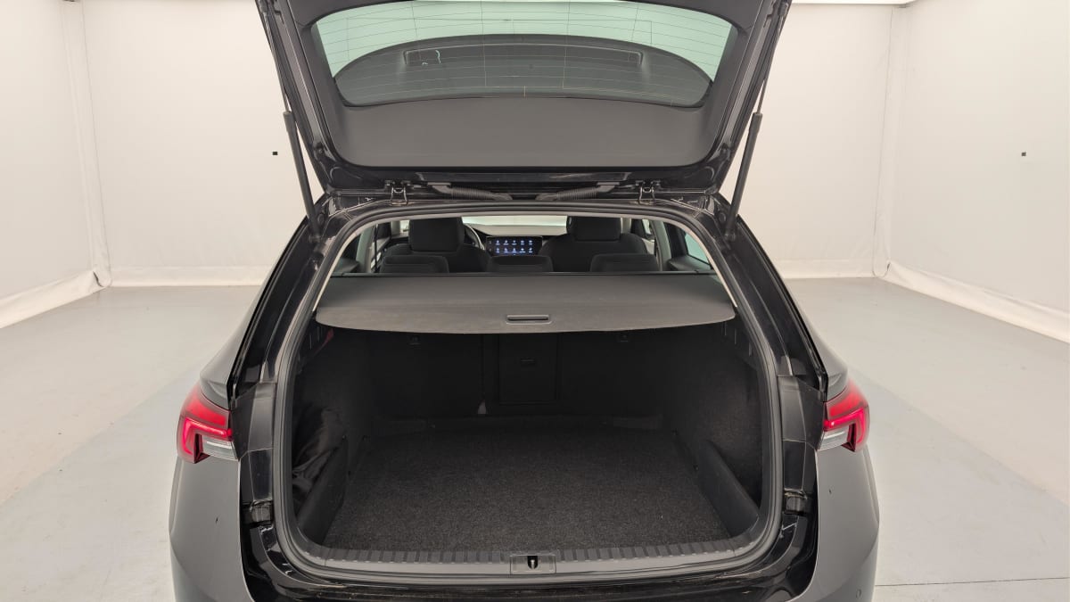 Skoda Octavia Combi - Image 11