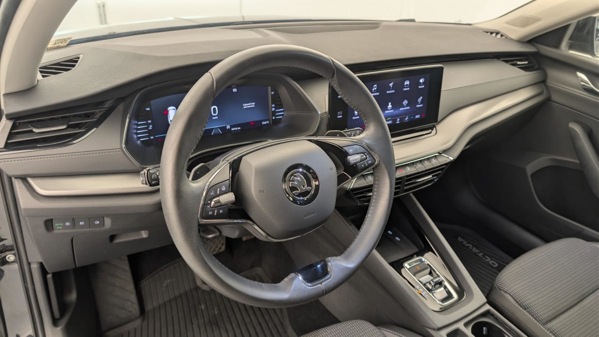 Skoda Octavia Combi - Image 15