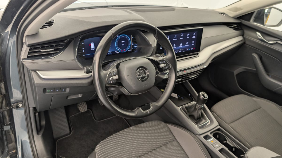 Skoda Octavia Combi - Image 15