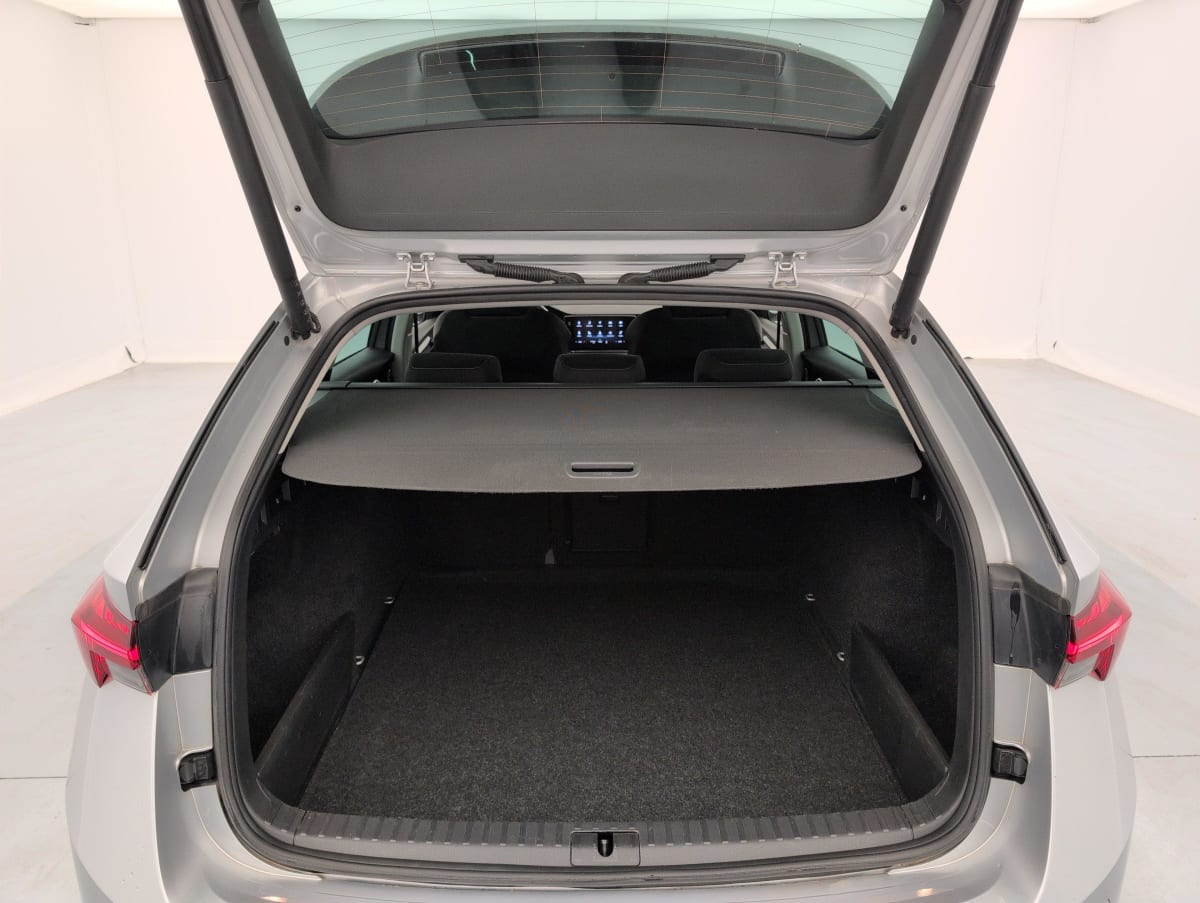 Skoda Octavia Combi - Image 11