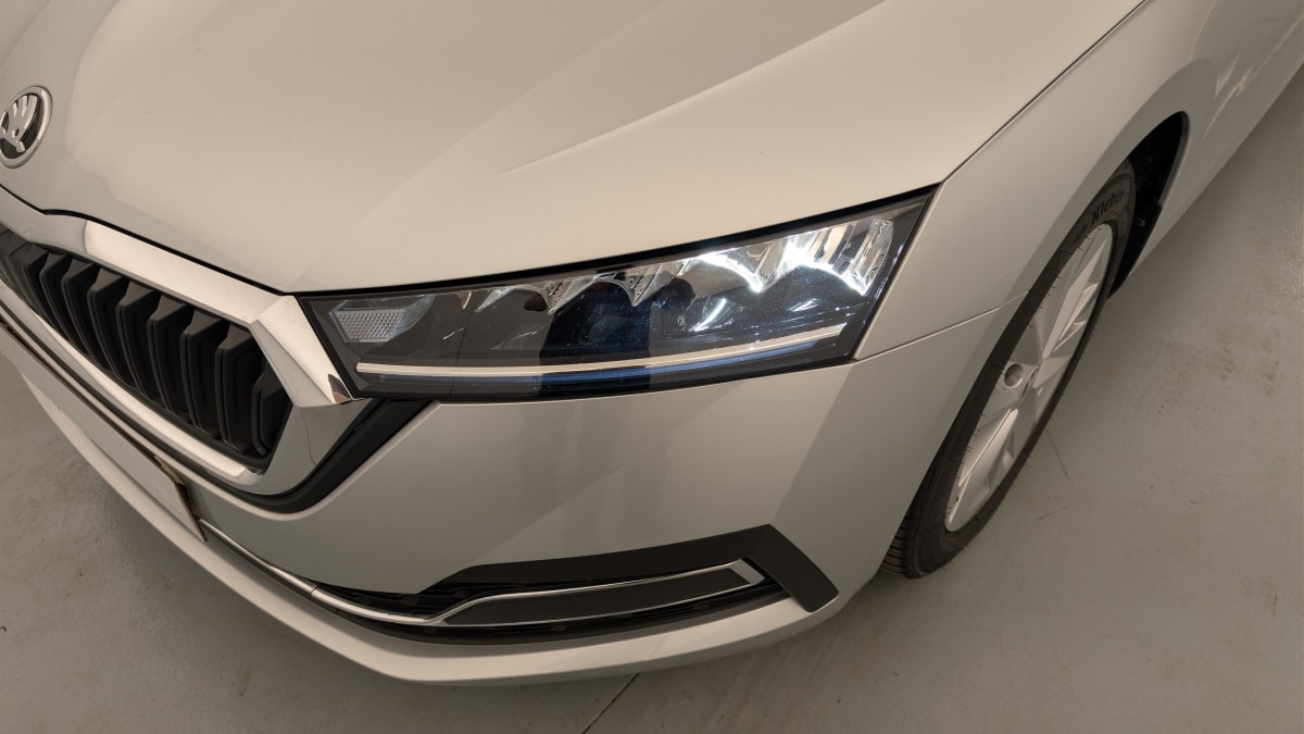 Skoda Octavia Combi - Image 21