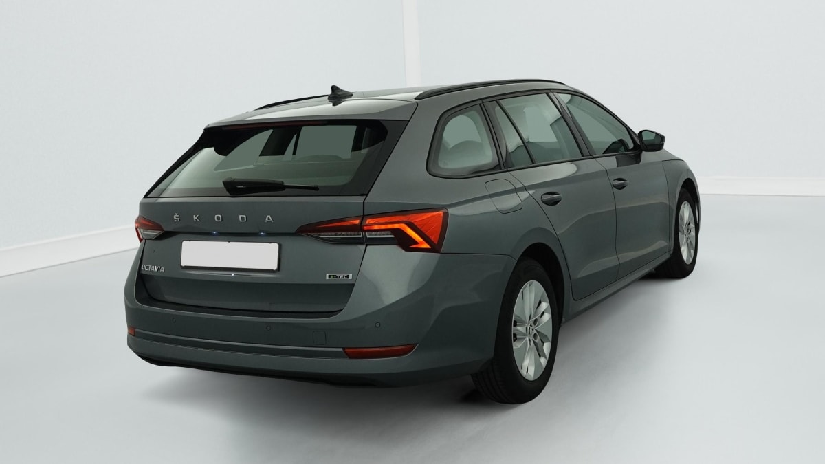 Skoda Octavia Combi - Image 7