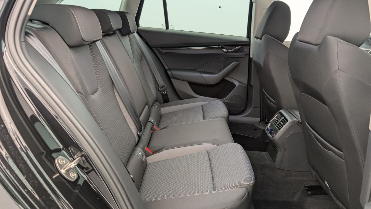 Skoda Octavia Combi - Image 10