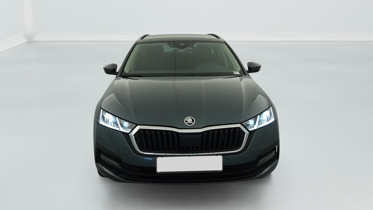 Skoda Octavia Combi - Image 2