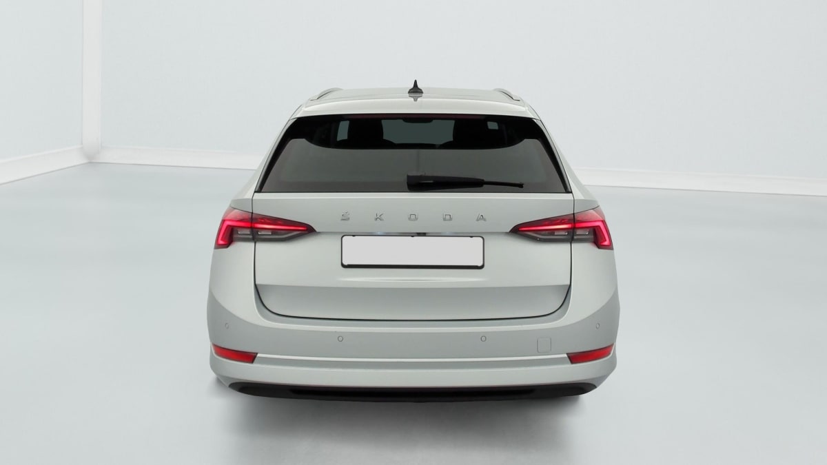 Skoda Octavia Combi - Image 6