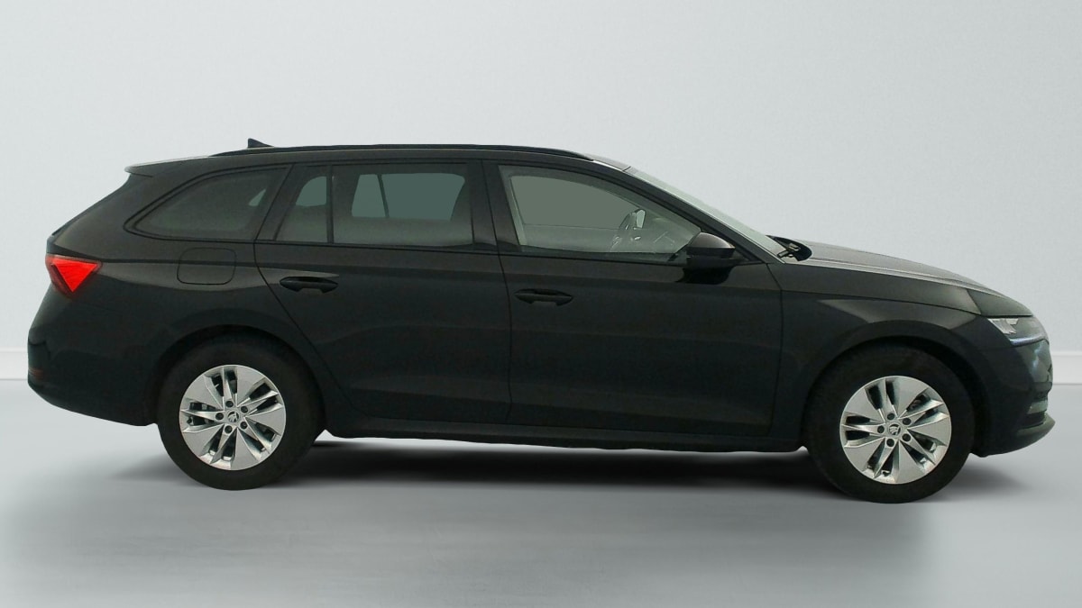 Skoda Octavia Combi - Image 8