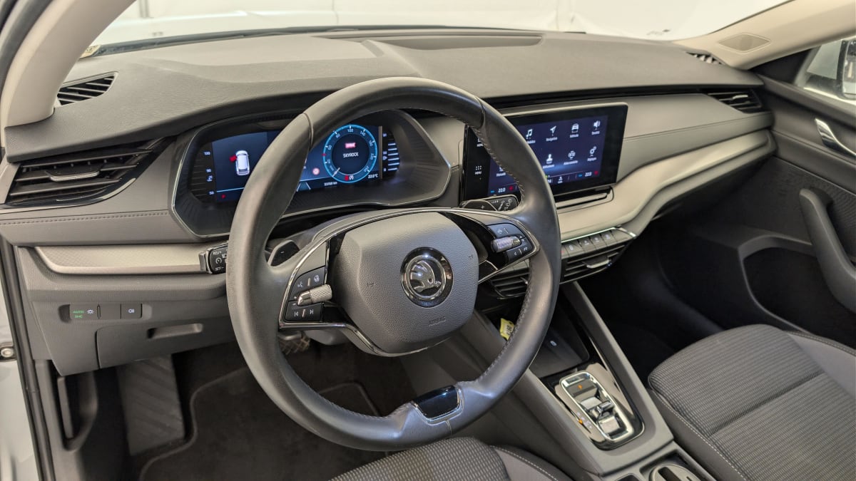 Skoda Octavia Combi - Image 15