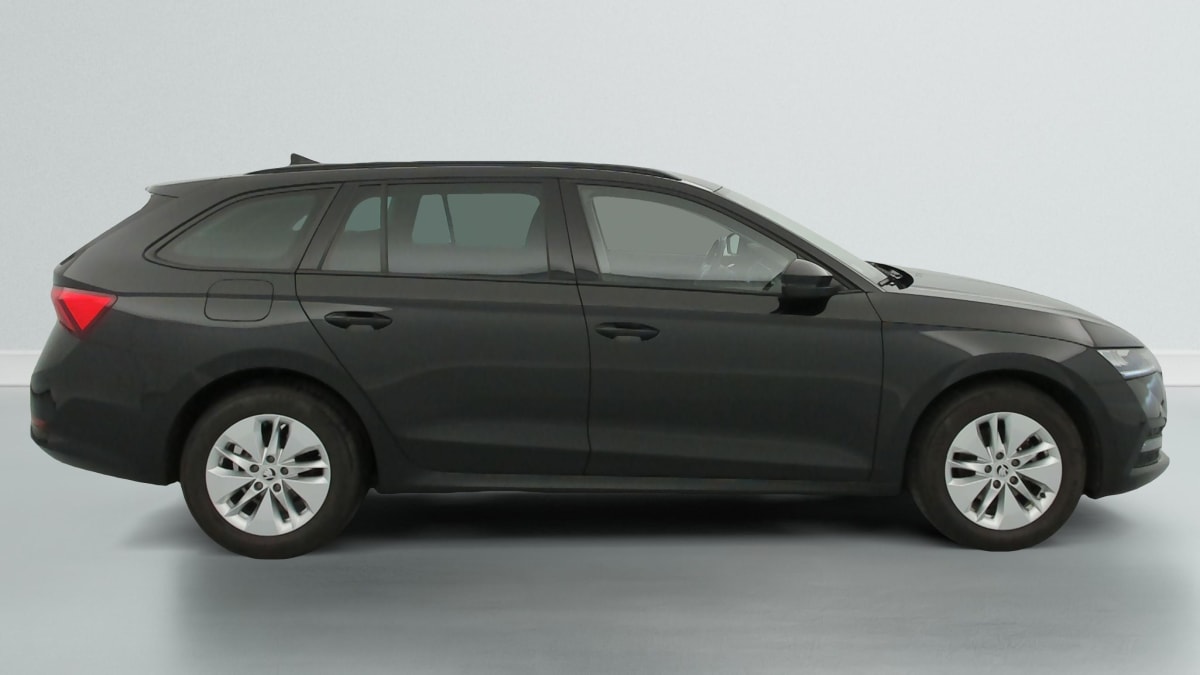 Skoda Octavia Combi - Image 8
