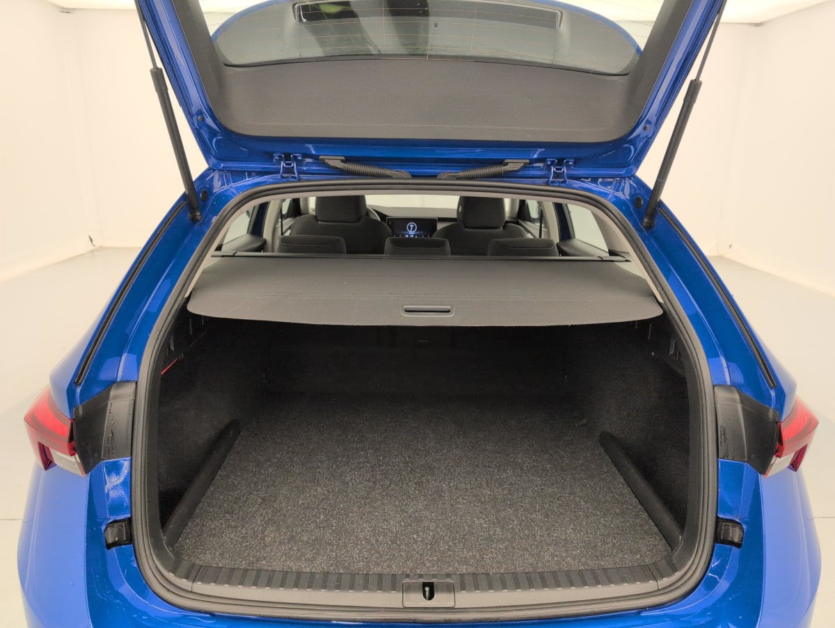 Skoda Octavia Combi - Image 11