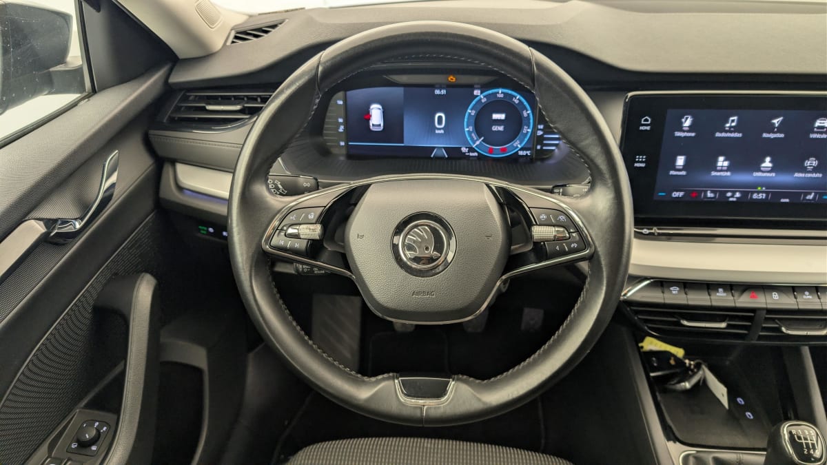 Skoda Octavia Combi - Image 14