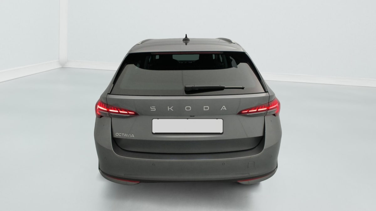 Skoda Octavia Combi - Image 33