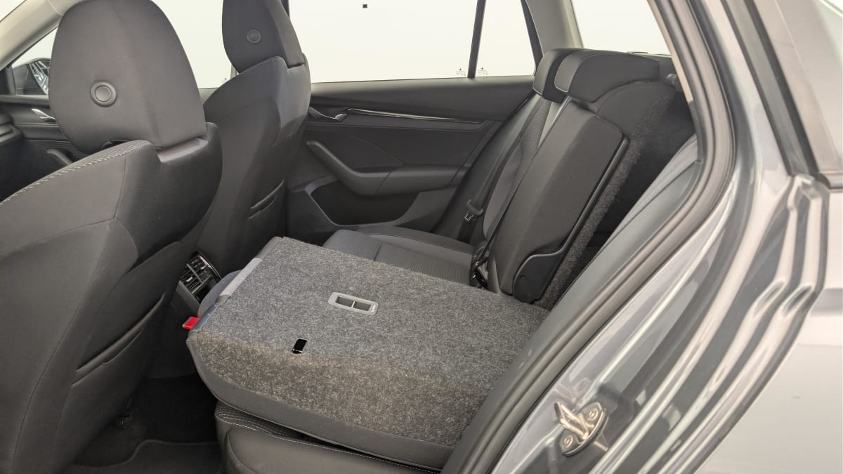 Skoda Octavia Combi - Image 12