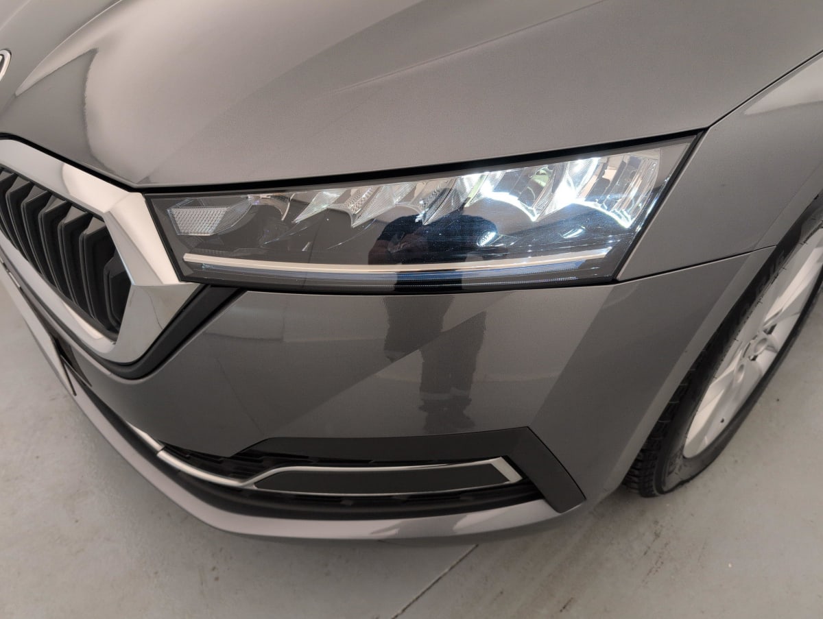 Skoda Octavia Combi - Image 22