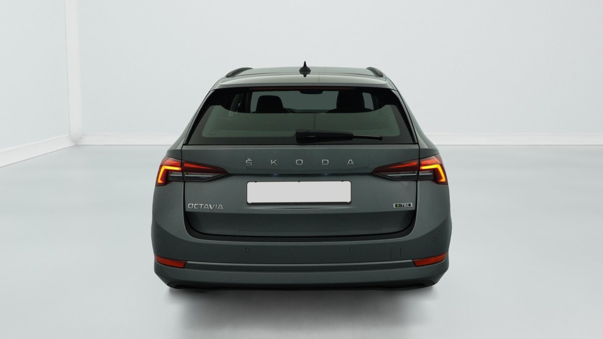 Skoda Octavia Combi - Image 6