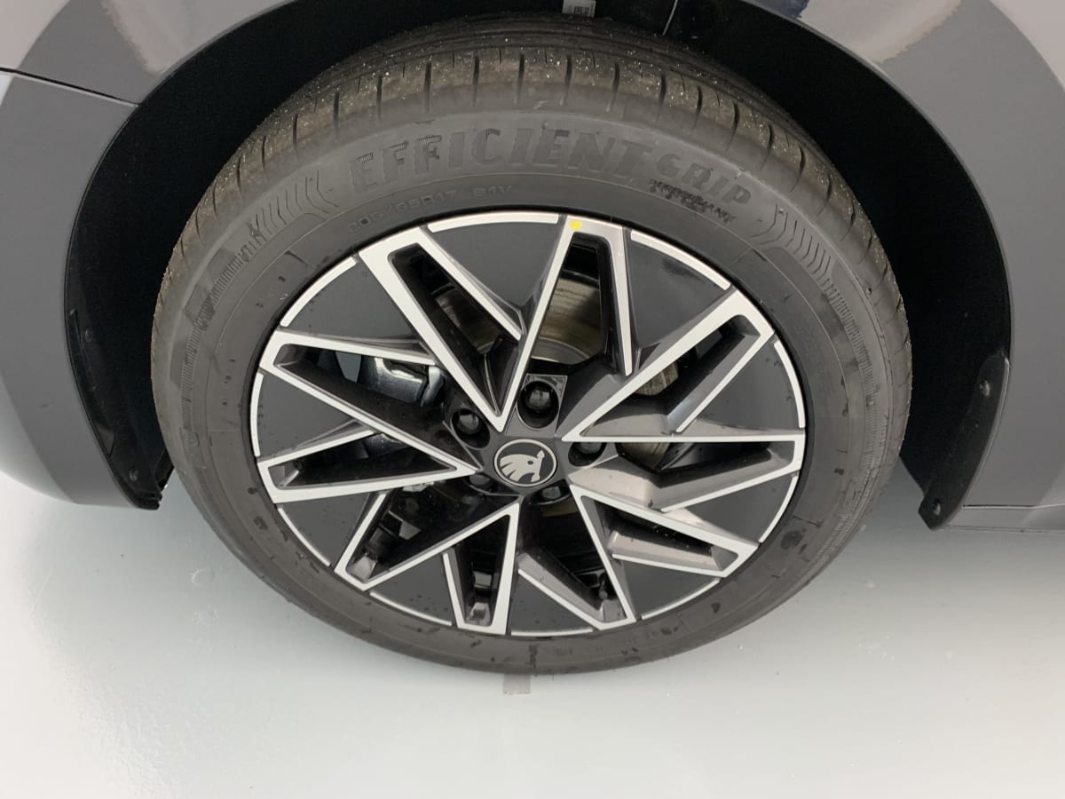 Skoda Octavia Combi - Image 25