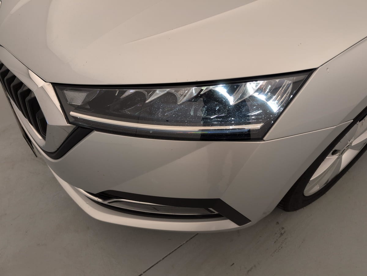 Skoda Octavia Combi - Image 23