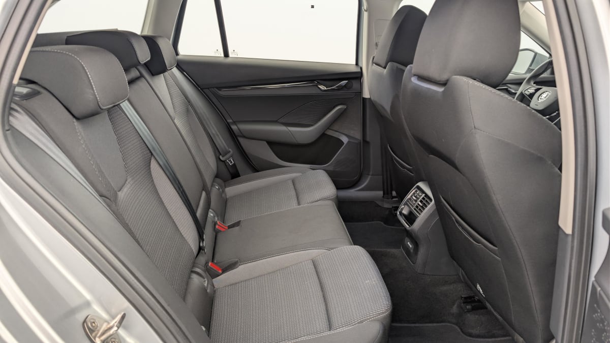 Skoda Octavia Combi - Image 10
