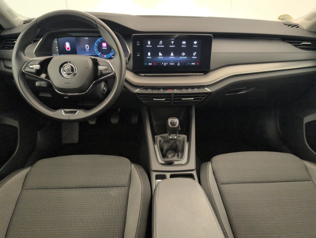 Skoda Octavia Combi - Image 12