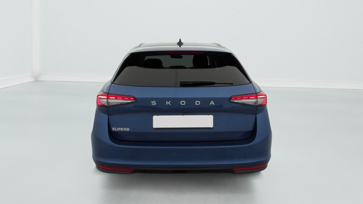 Skoda Superb Combi - Image 6