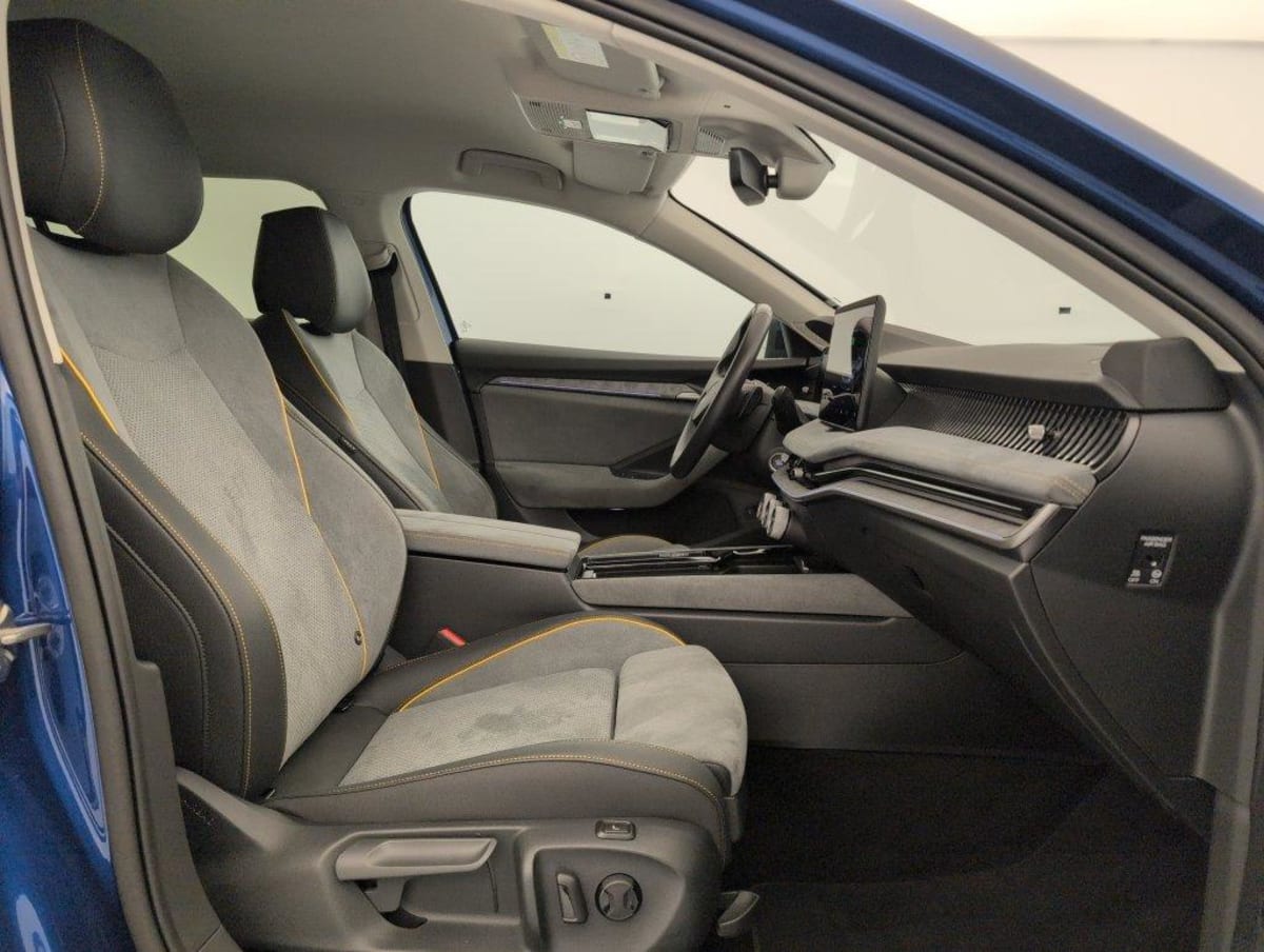 Skoda Superb Combi - Image 9