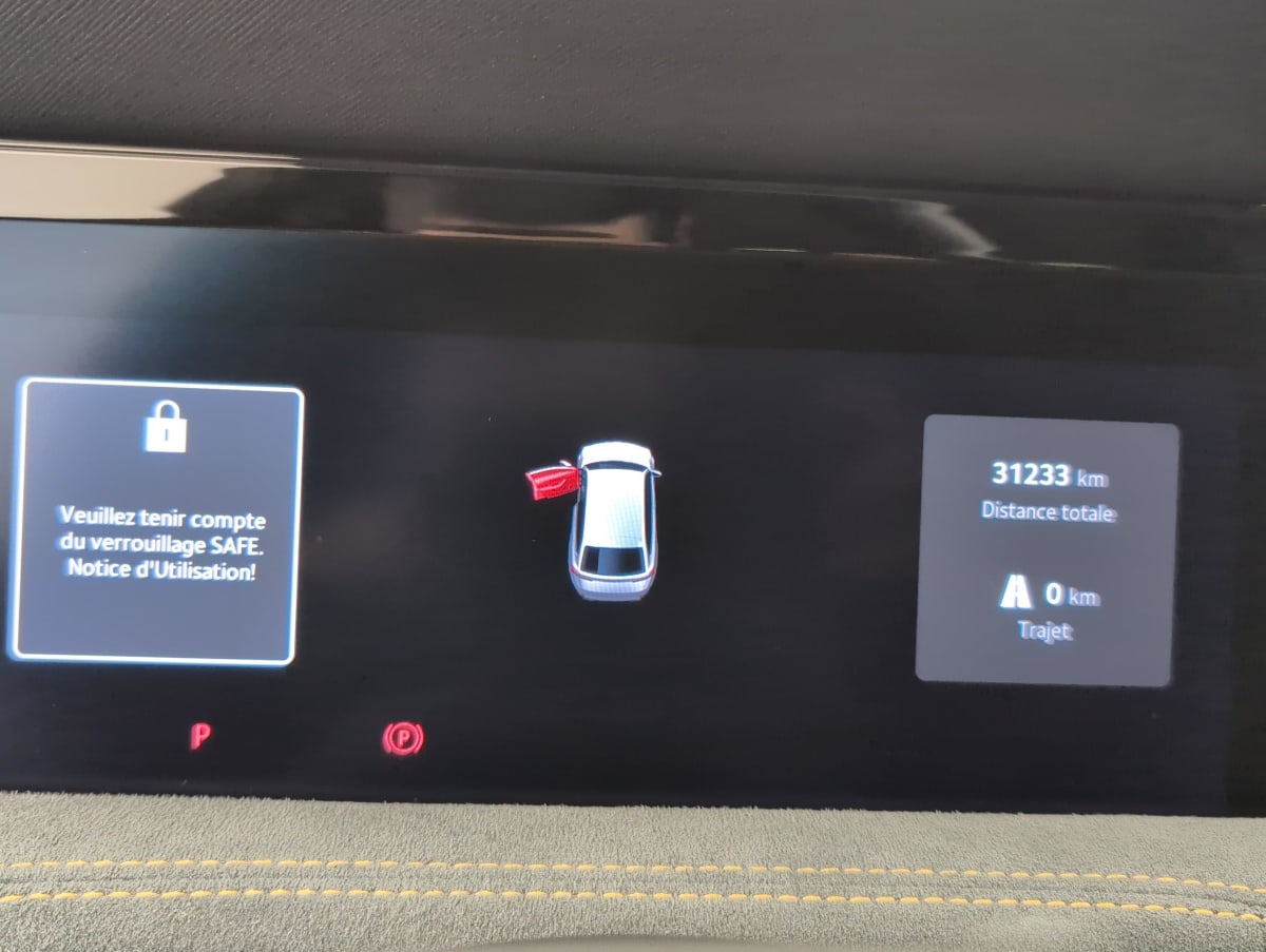 Skoda Superb Combi - Image 25