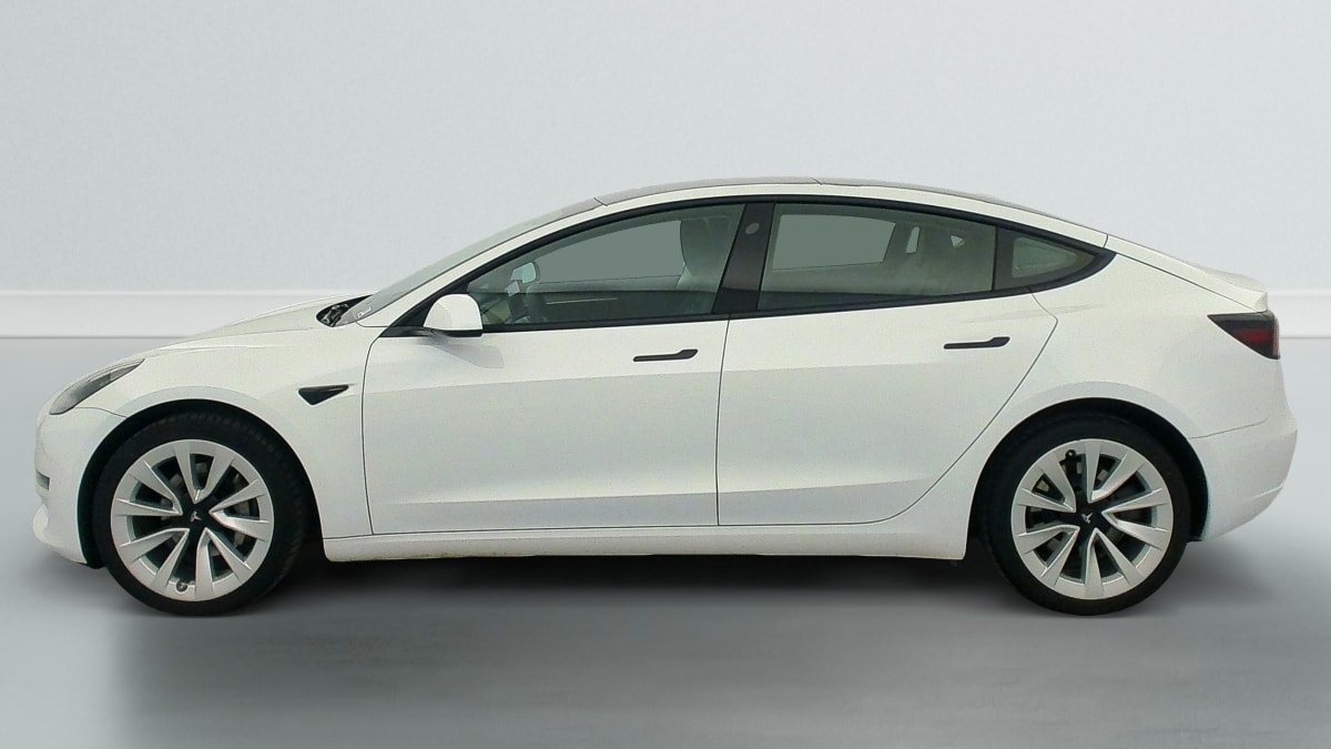 Tesla Model 3 - Image 4