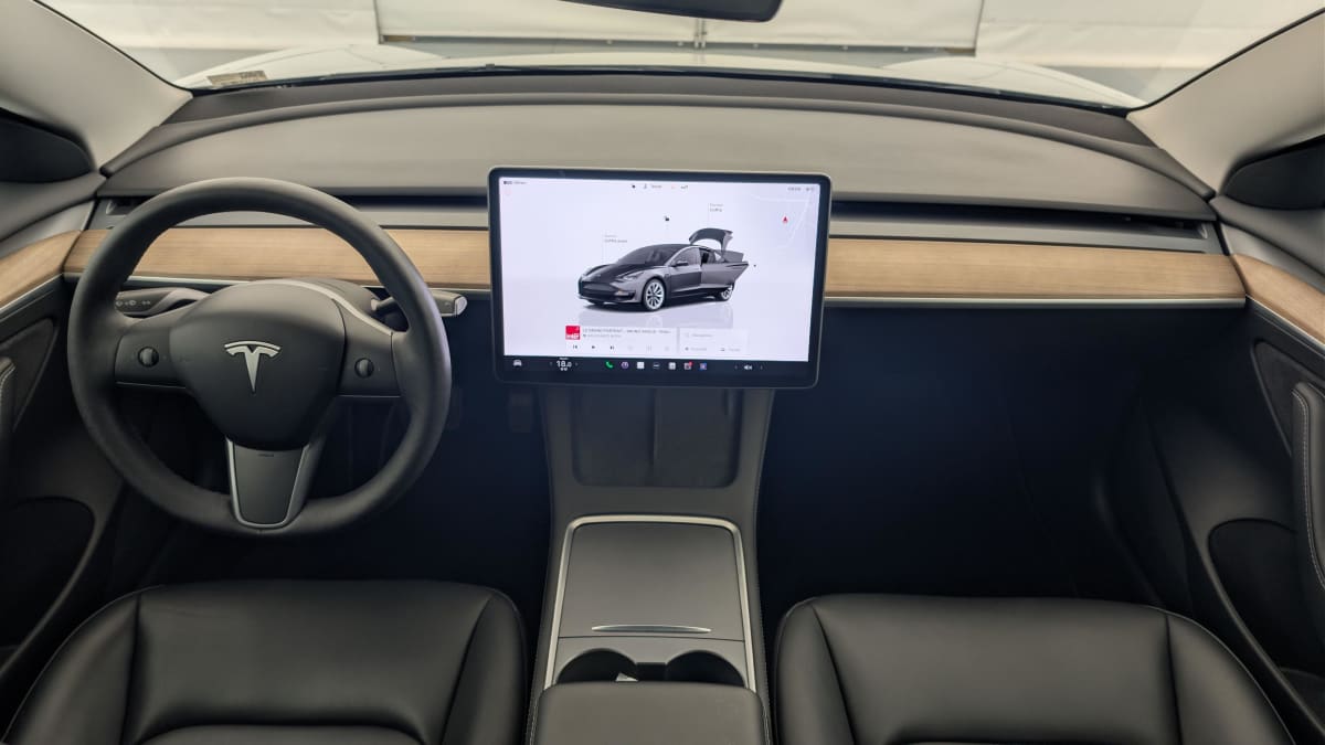 Tesla Model 3 - Image 13