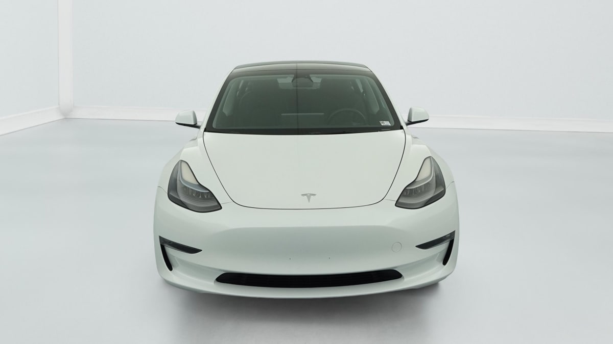 Tesla Model 3 - Image 2