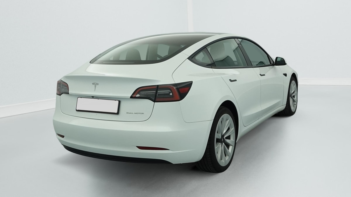 Tesla Model 3 - Image 7