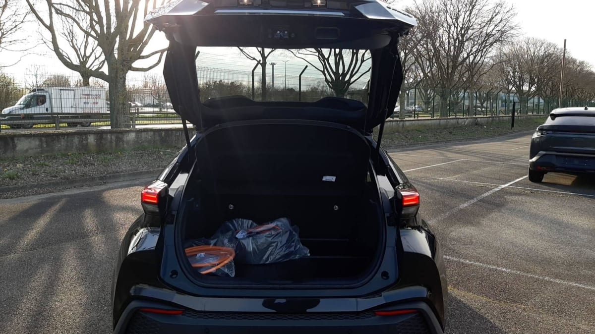 Toyota C-HR - Image 60