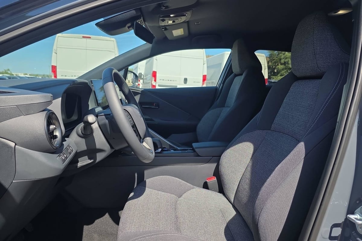 Toyota C-HR - Image 21