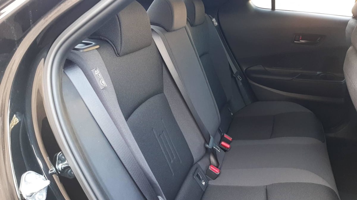 TOYOTA C-HR HYBRIDE RECHARGEABLE 225 DESIGN