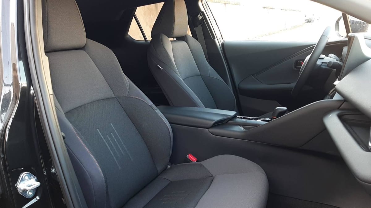 TOYOTA C-HR HYBRIDE RECHARGEABLE 225 DESIGN