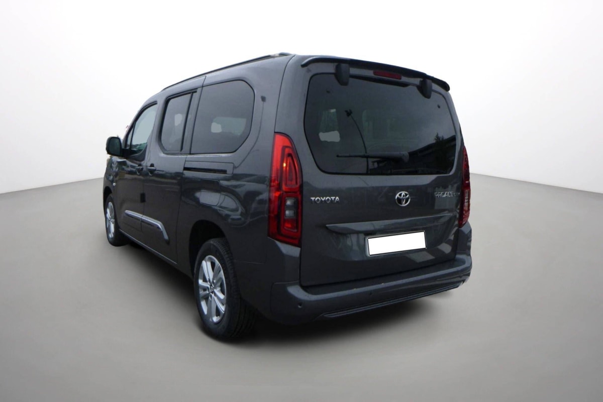 TOYOTA PROACE CITY VERSO RC23 PROACE CITY VERSO LONG 1.2L 110 VVT-I EXECUTIVE