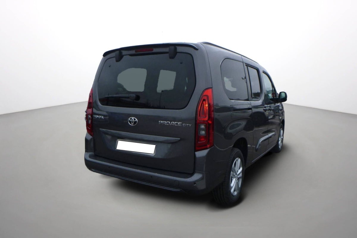 TOYOTA PROACE CITY VERSO RC23 PROACE CITY VERSO LONG 1.2L 110 VVT-I EXECUTIVE