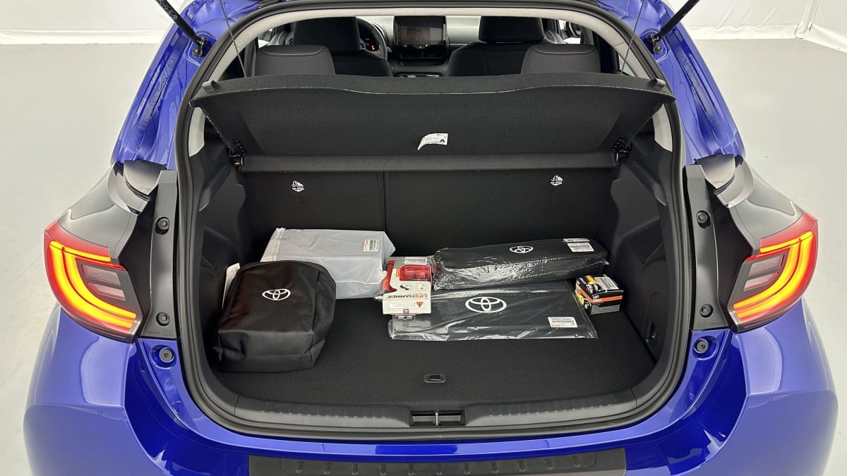 TOYOTA YARIS YARIS HYBRIDE 116H DESIGN E-CVT
