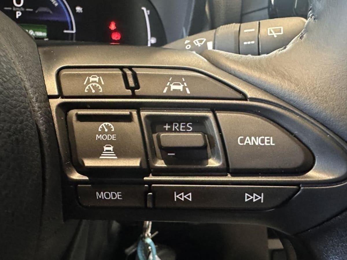 TOYOTA YARIS CROSS HYBRID YARIS CROSS HYBRIDE 116H 2WD DYNAMIC BUSINESS + PROGRAMME TOYOTA EXPERIENCE