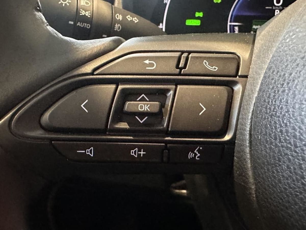 TOYOTA YARIS CROSS HYBRID YARIS CROSS HYBRIDE 116H 2WD DYNAMIC BUSINESS + PROGRAMME TOYOTA EXPERIENCE