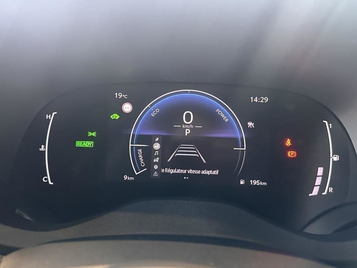 TOYOTA YARIS CROSS HYBRID YARIS CROSS HYBRIDE 116H 2WD DYNAMIC BUSINESS + PROGRAMME TOYOTA EXPERIENCE