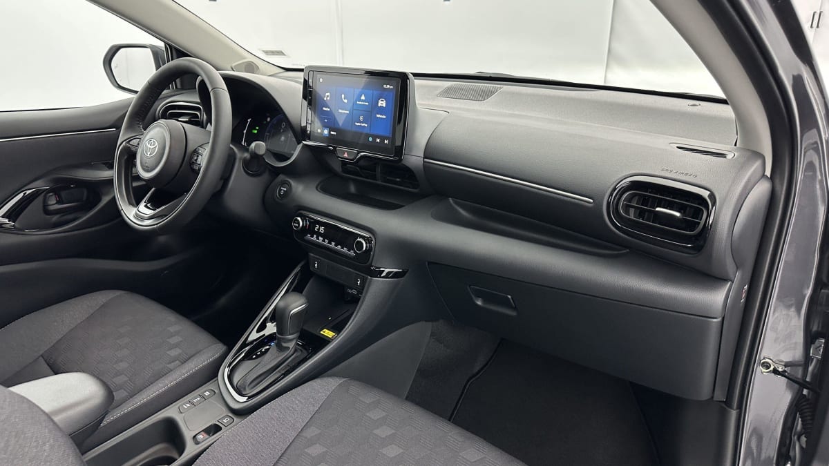TOYOTA YARIS YARIS HYBRIDE 116H DESIGN E-CVT